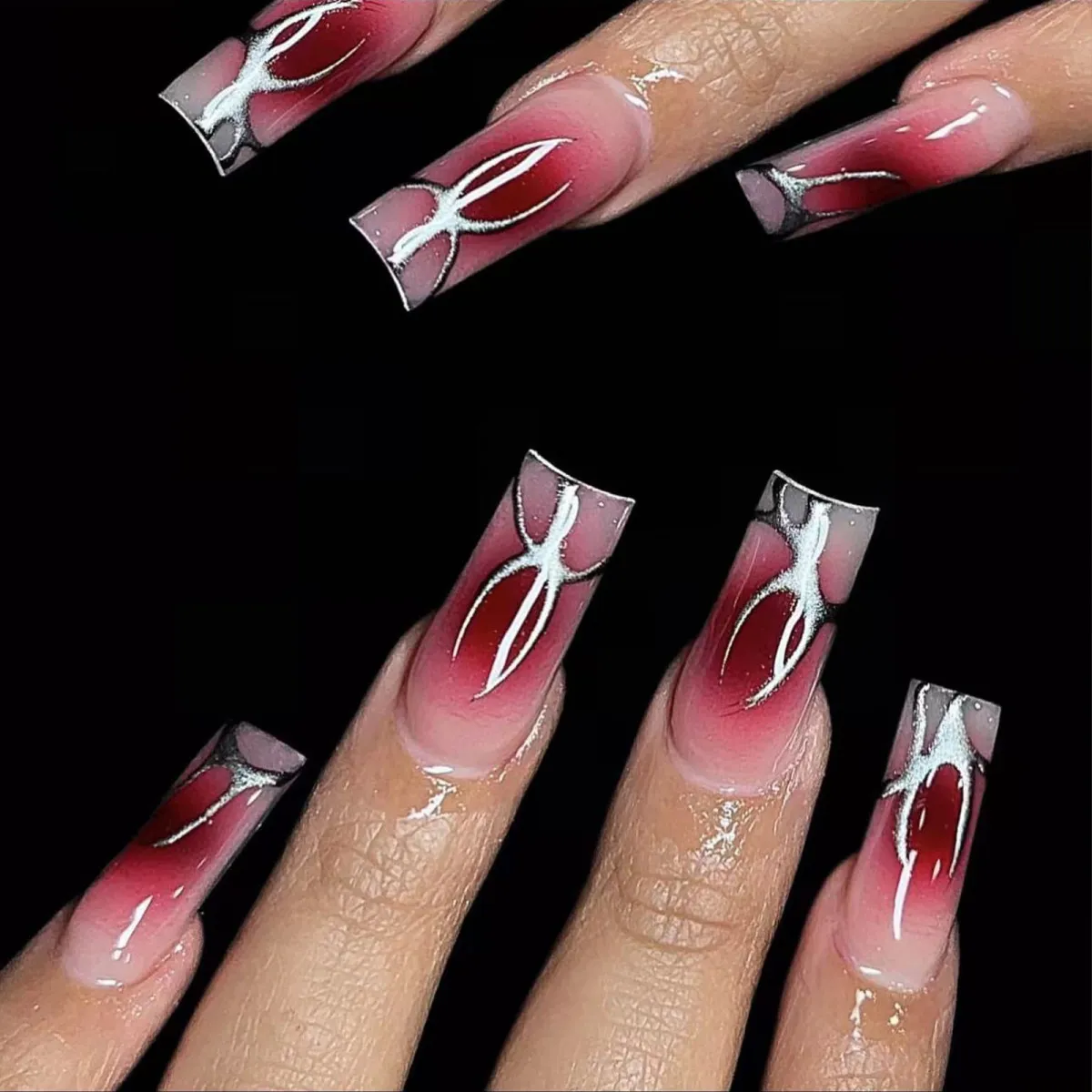 Nail Art Rouge for a Blood-Red Halloween Look