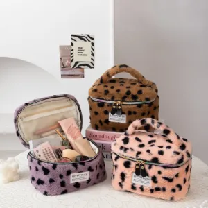 Trousse de toilette en peluche automne-hiver, grande capacité, idéale pour les voyages. Sac de rangement pour les soins de la peau, de haute qualité et portable.